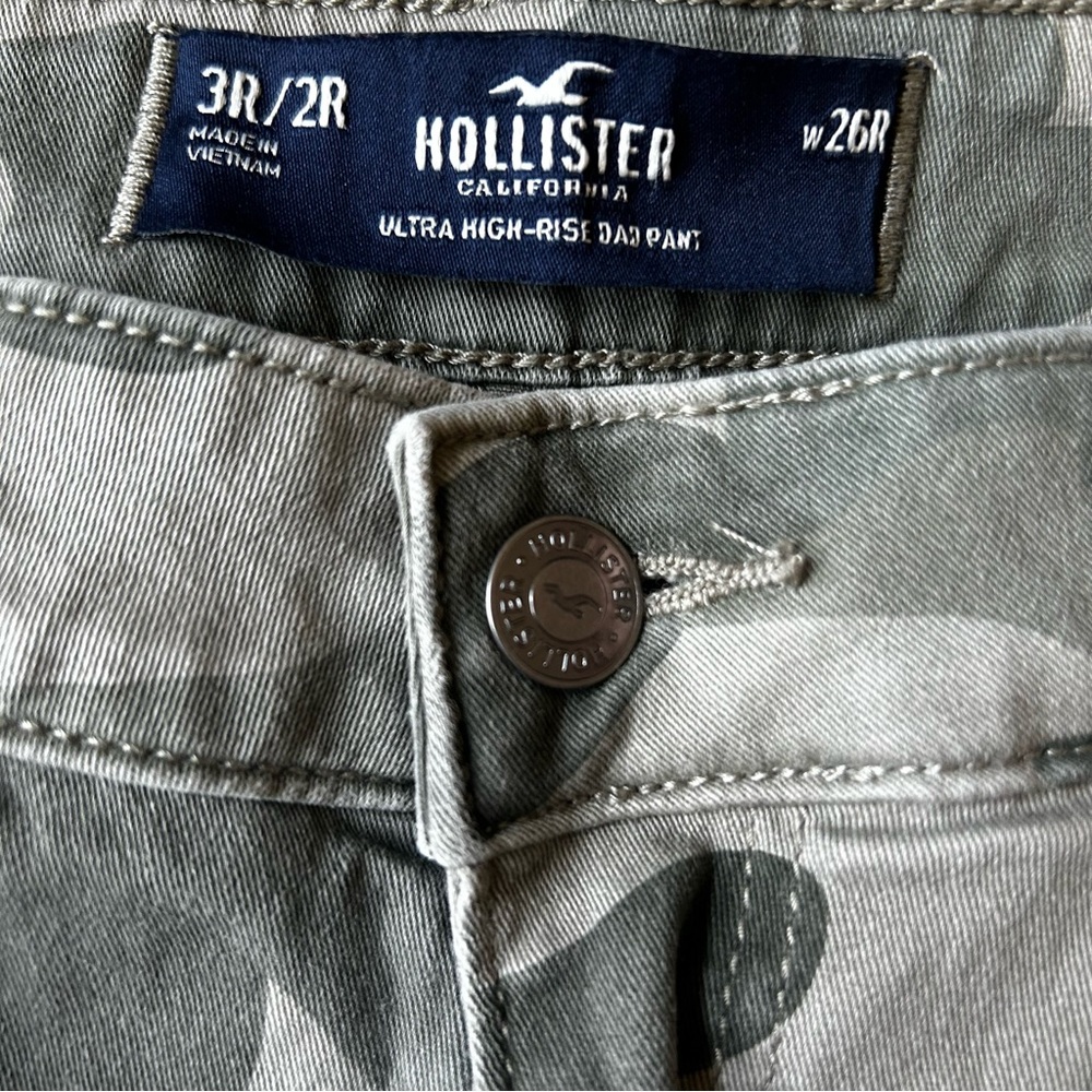 Hollister Camo Cargo Pants - Picture 5 of 5